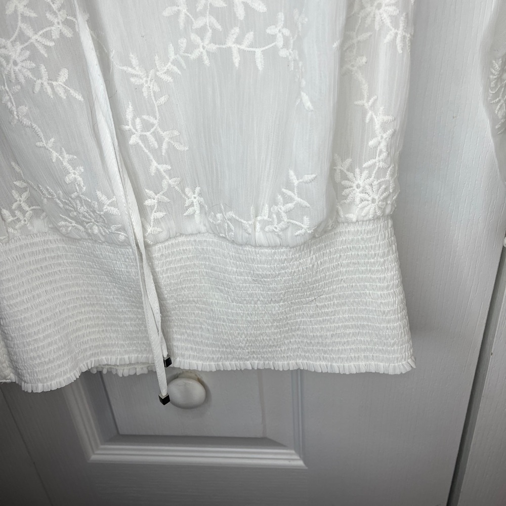 Elegant White Lace Women's Top - Picture 6 of 8
